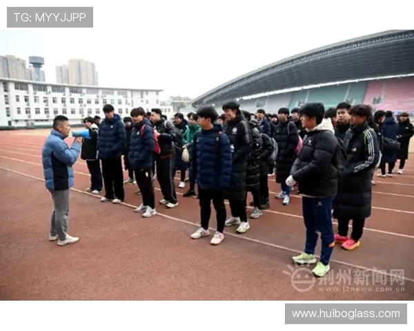 激情再燃湘江之畔湘超联赛鏖战正酣绿茵争锋展现湖湘足球魅力