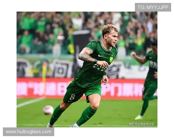 北京国安迎战深圳佳兆全力争胜展现球队实力与斗志